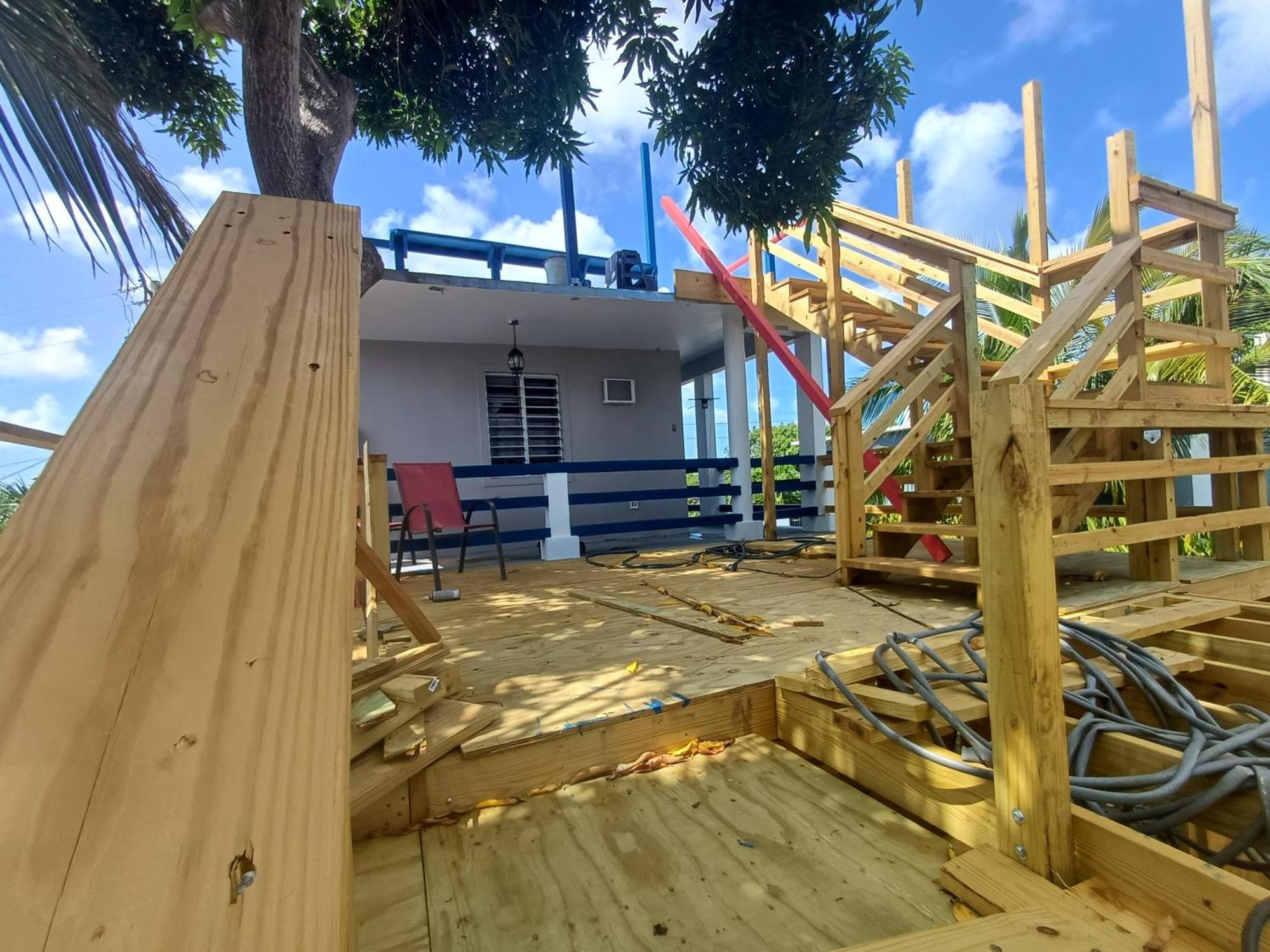 Rooster Run Glamping Camping Has Rooftop And Off The Ground Glamping Experience For 1 To 16 In A Single Tent And Views Of The Rain Forrest And To Culebra Across The Atlantic Ocean W Tents, Linens, Deluxe Air Beds, Warm Shower And More At A Great Pric Vieques Exterior foto